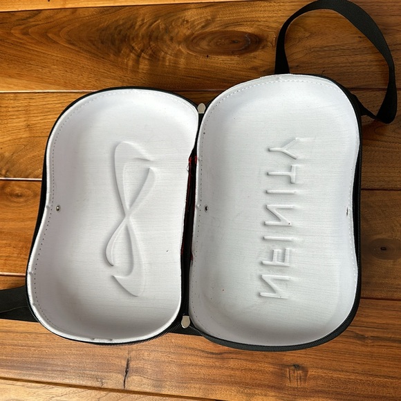Nfinity Shoe Case - Picture 6 of 6